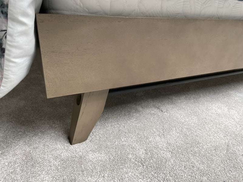 April King 5' Bedframe