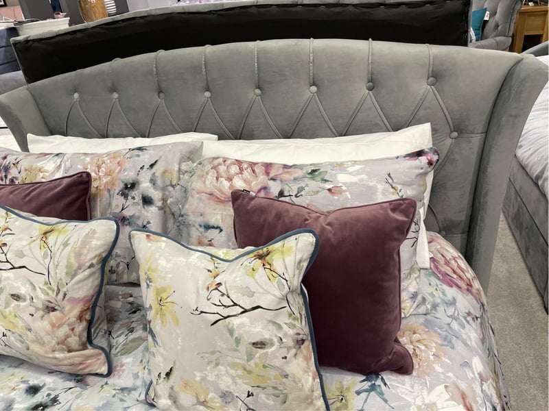 Isabella 5' King Bedframe