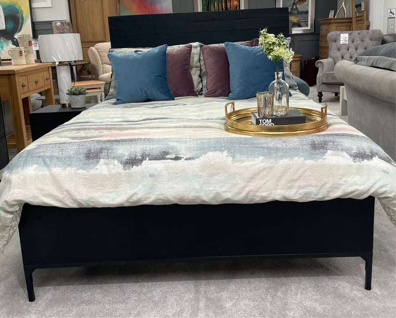 Trend 5' King Bedframe