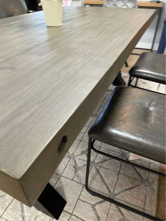 Trend Dining Table