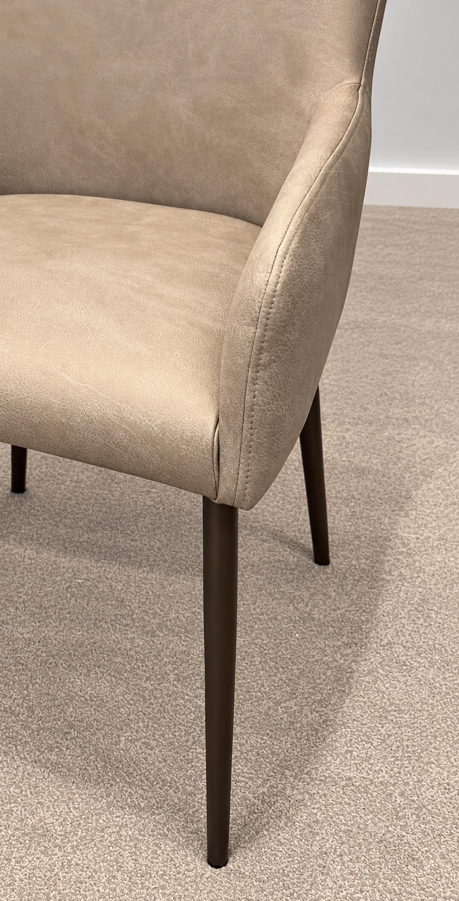 Lyra Dining Chair with arm