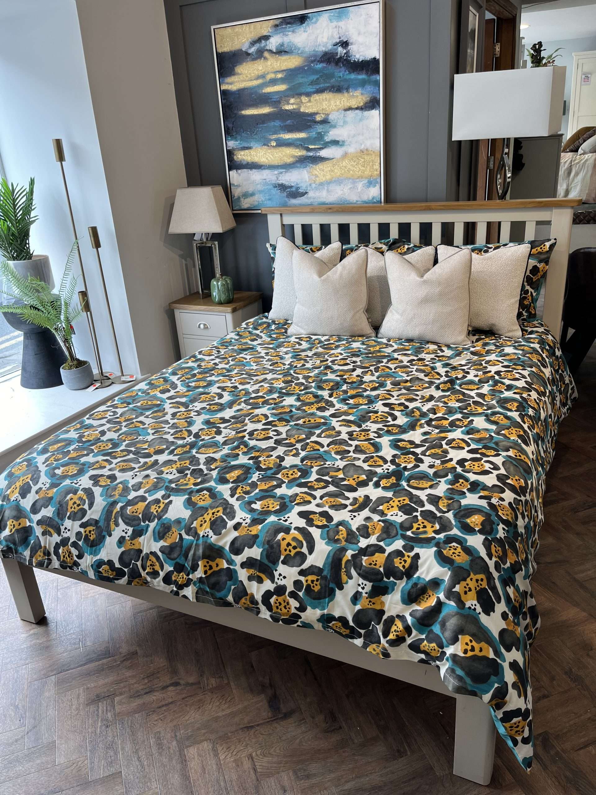 Newport 5' King Bedframe