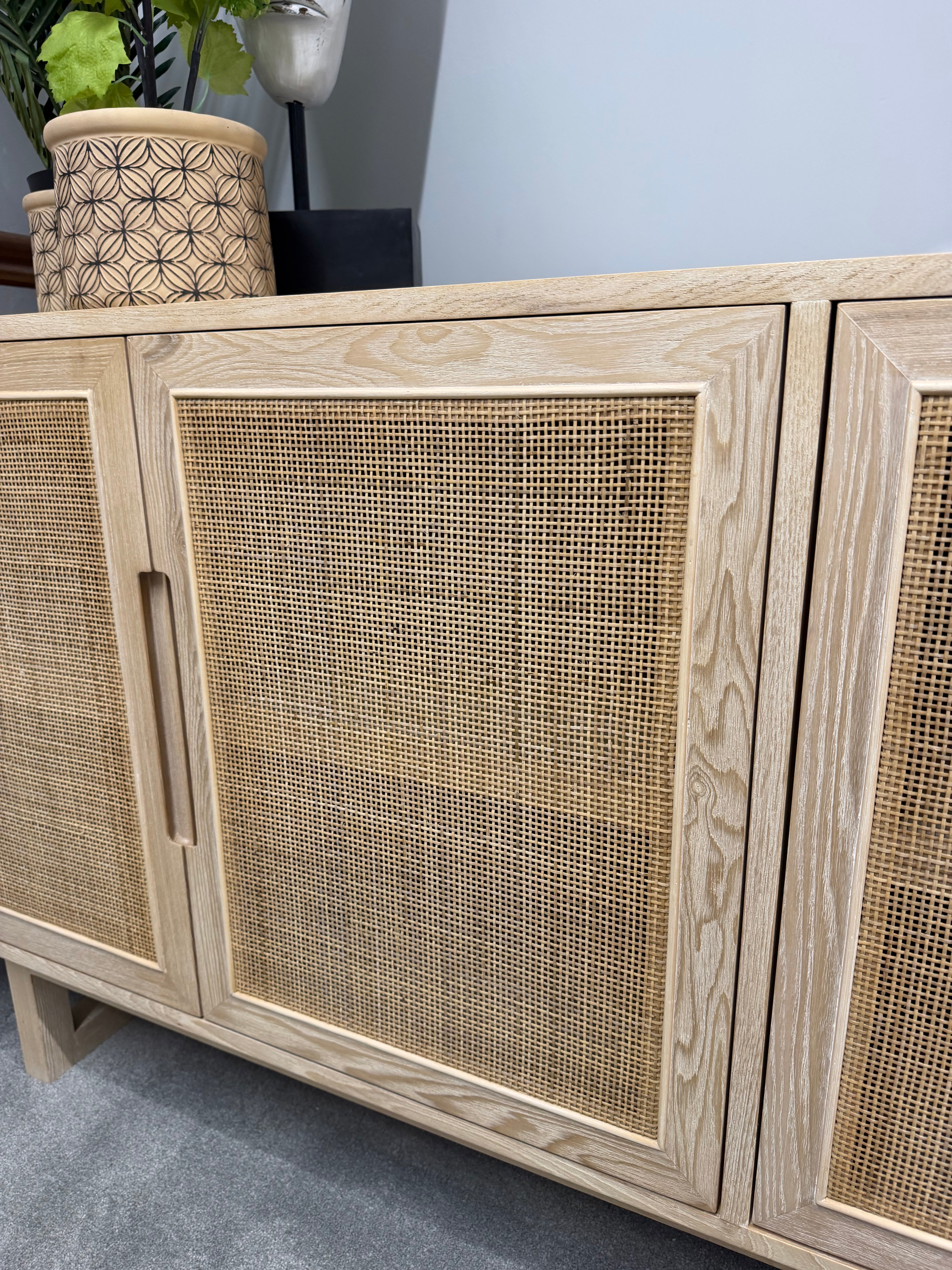 Zahara Sideboard
