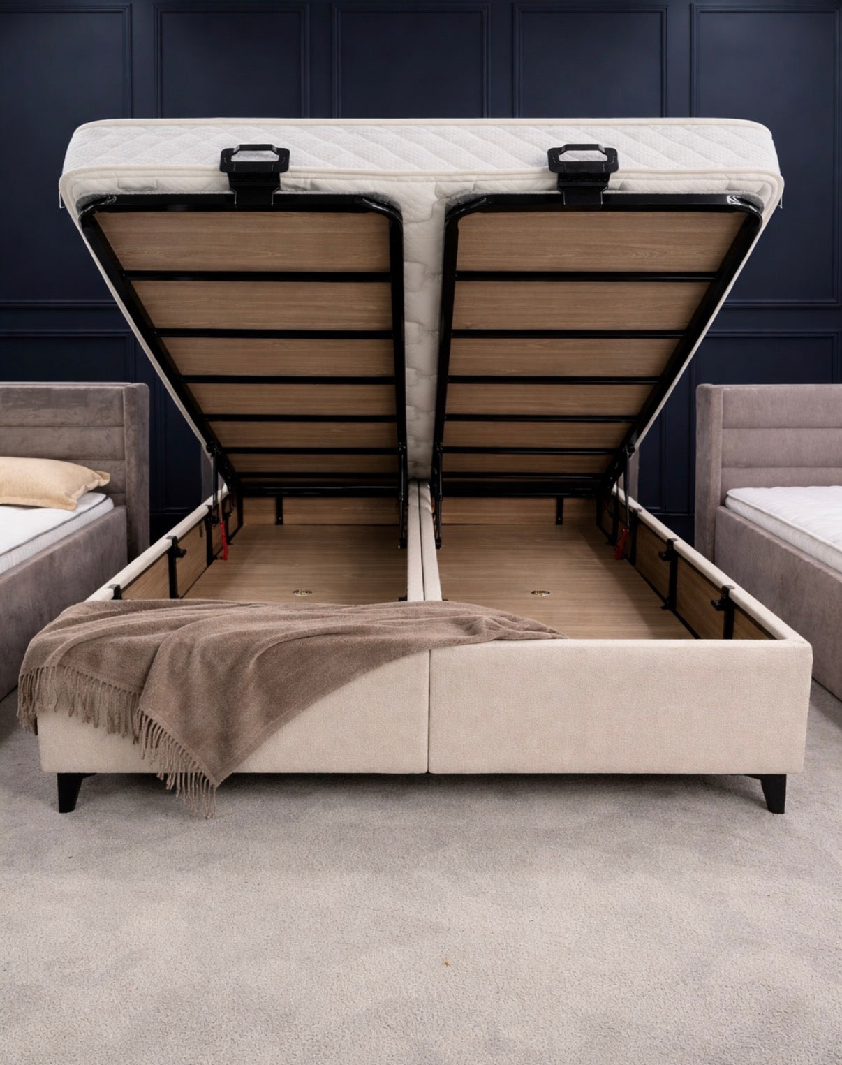 Moon 4ft 6'' Double Ottoman Bedframe Cream