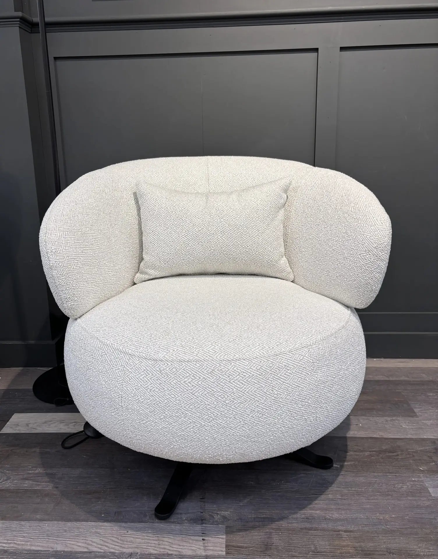 Manhattan Swivel Chair
