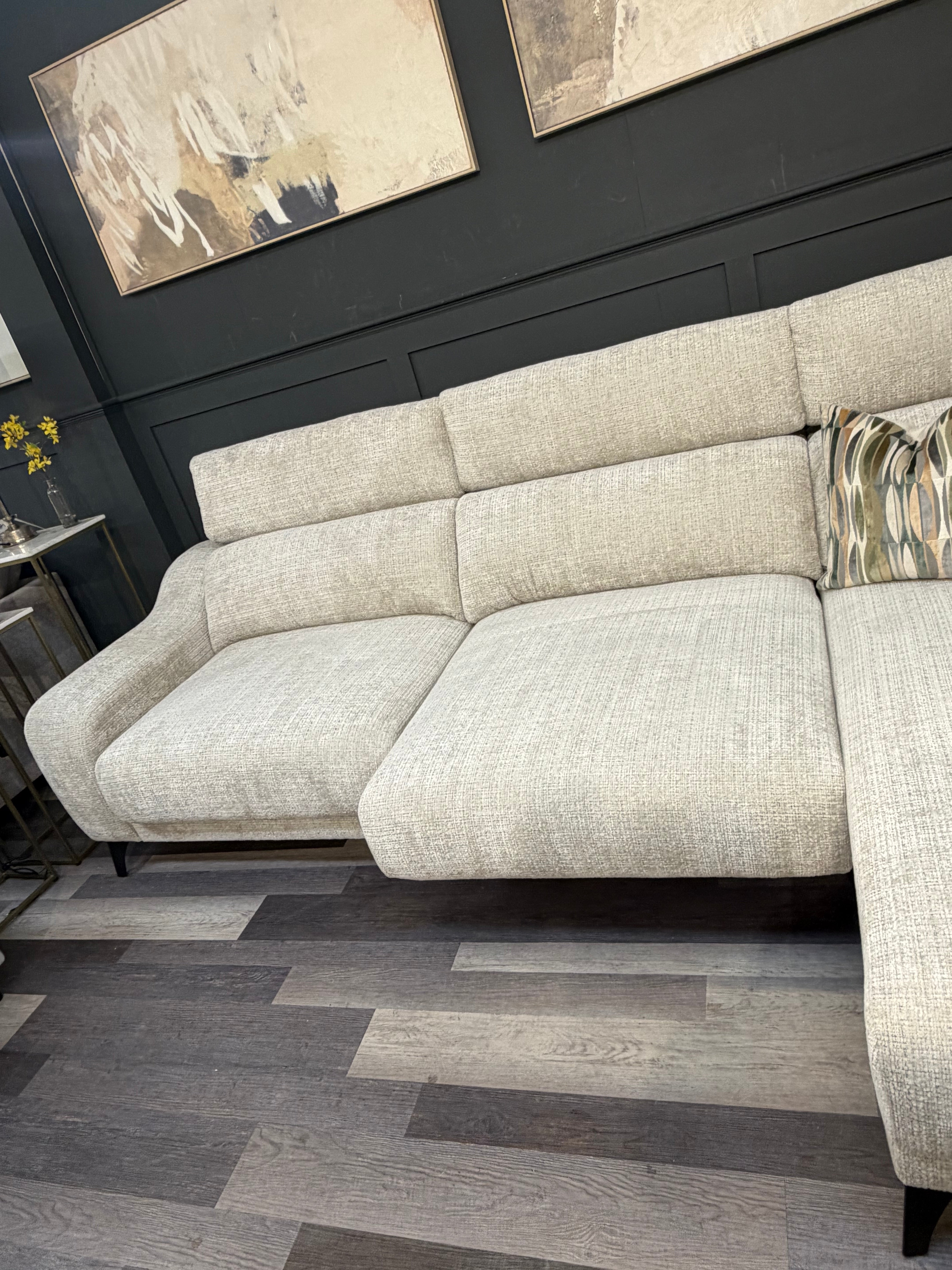Nomi Chaise Sofa with Slider by Grafu Baldi