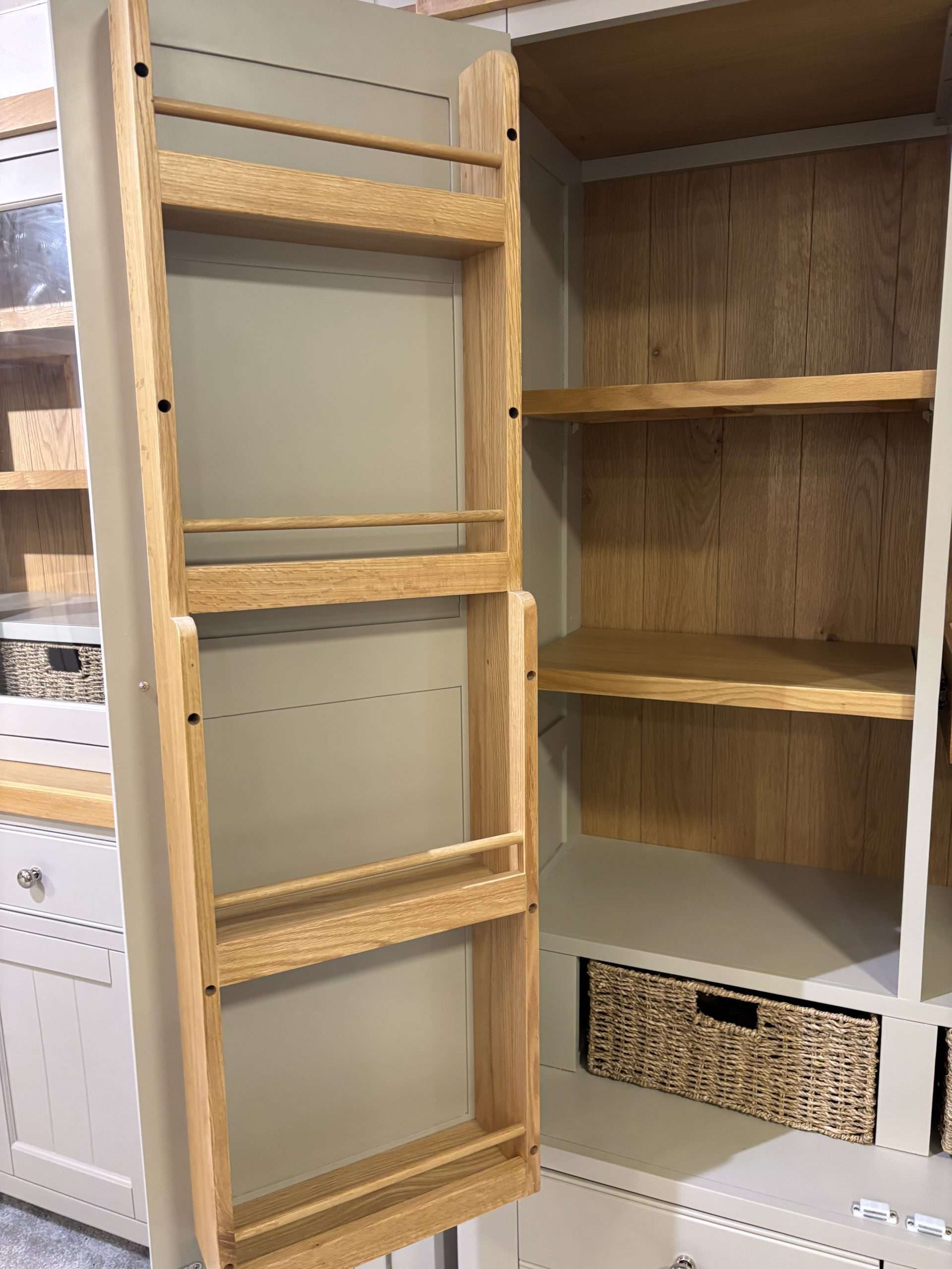 Athens Putty Larder Unit