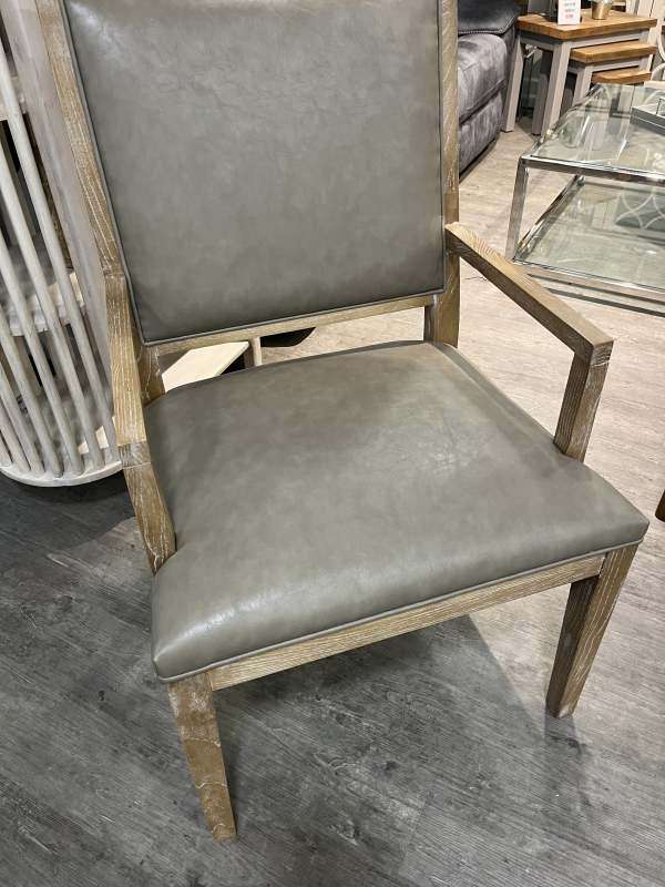 Moda Carver Dining Chair