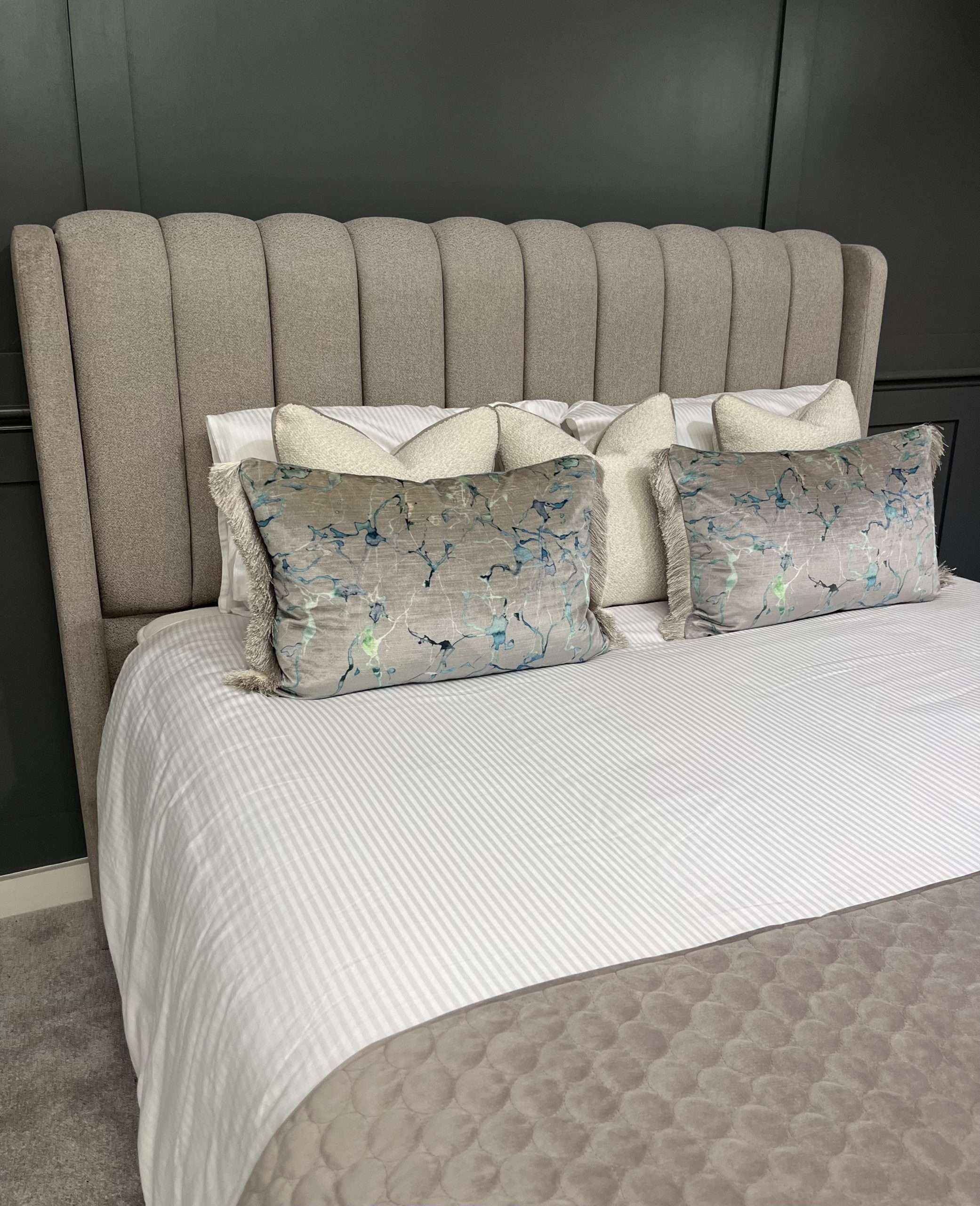 Intense 5' King Ottoman Bedframe