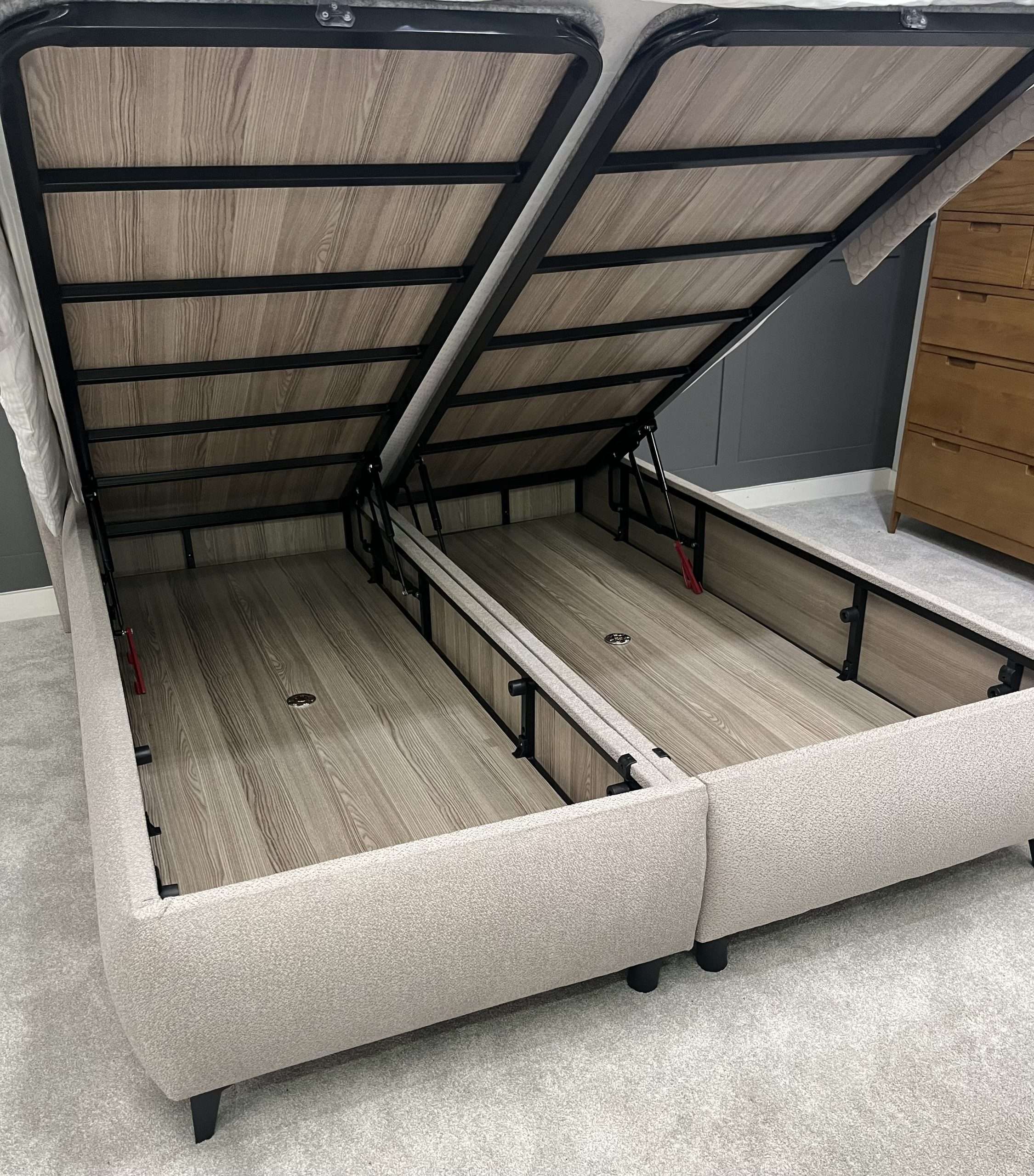 Intense 4'6'' Double Ottoman Bedframe