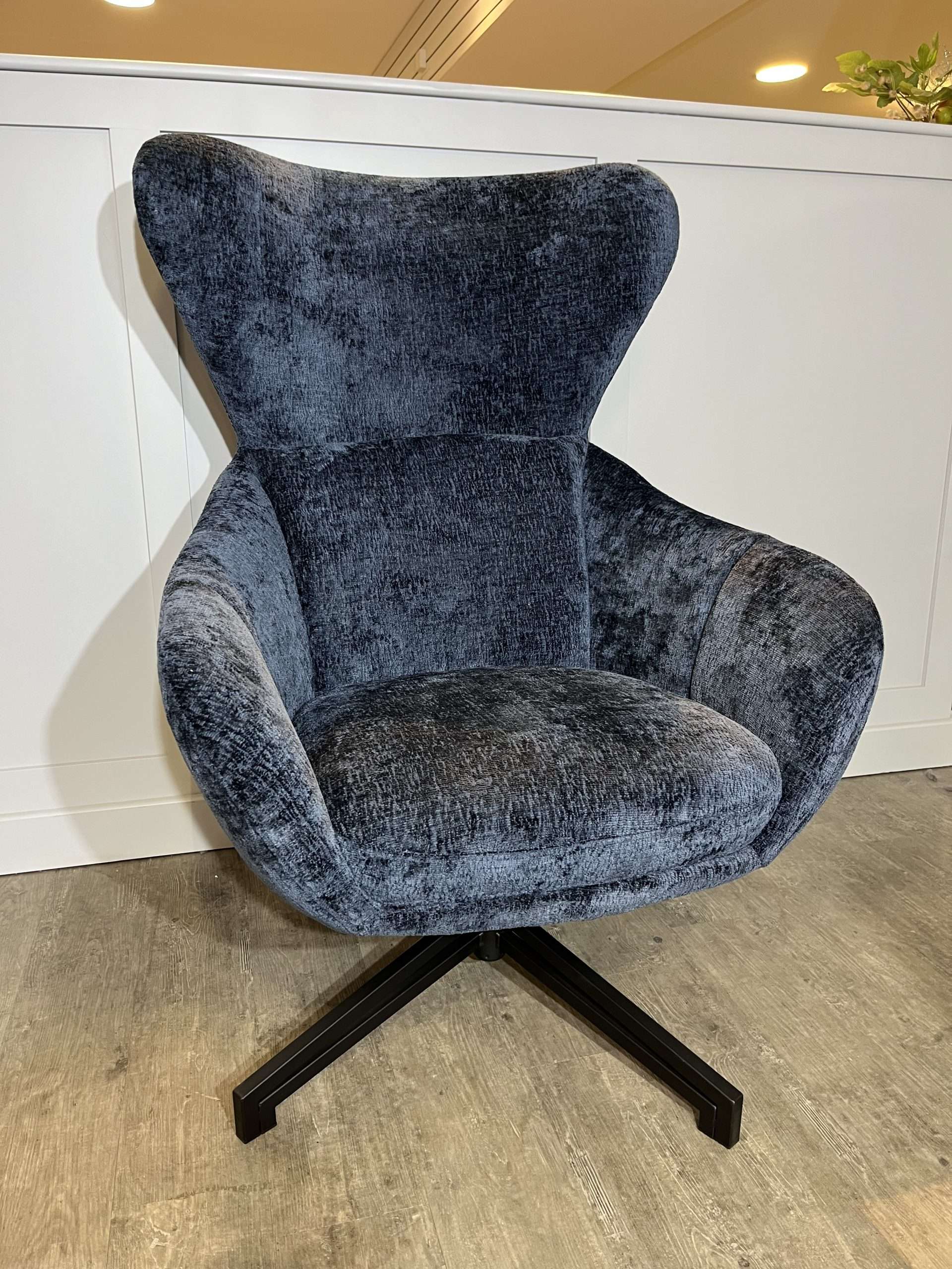 Leisure Swivel Chair Navy