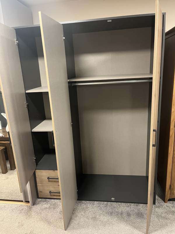 Voyager 3 Door Oak Wardrobe