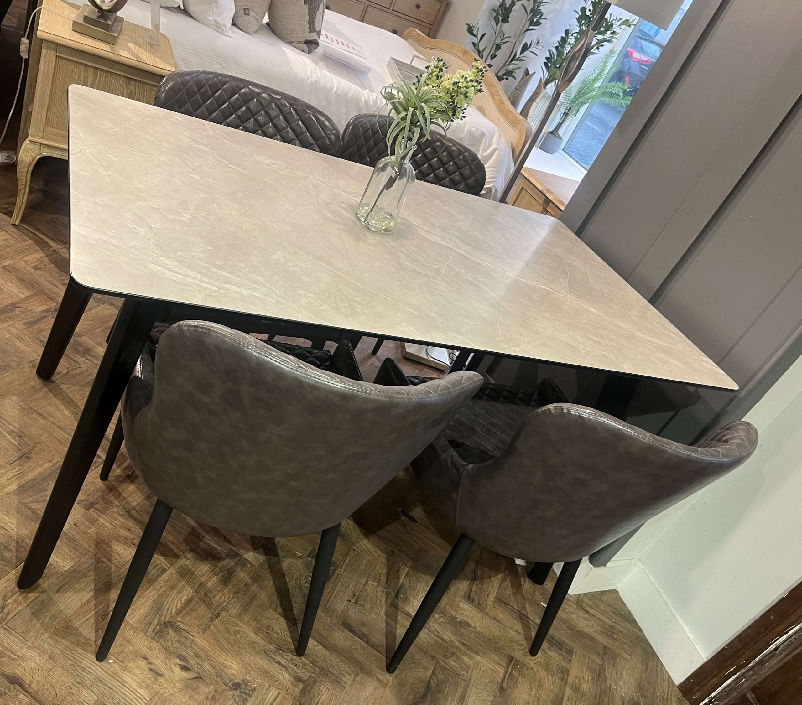 Sismo 1.4mtr Dining Table & 4 Ottawa Chairs
