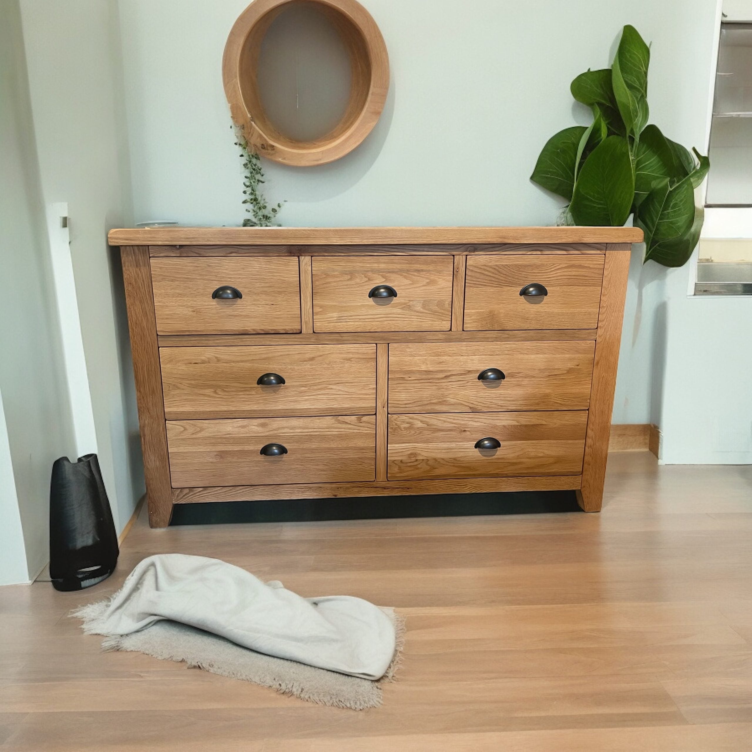 Canterbury Wide Chest