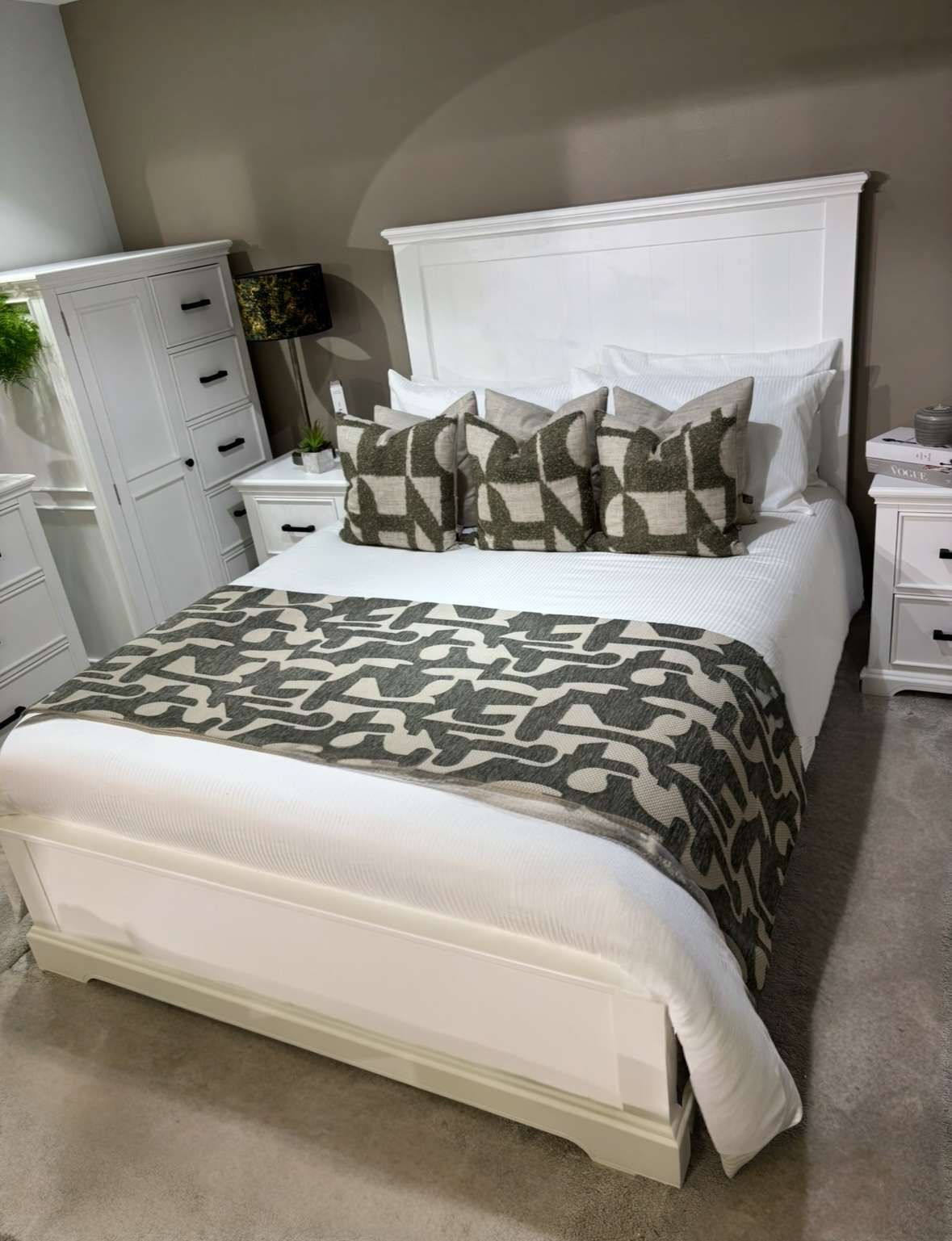 Hampton 4ft Small Double Bedframe