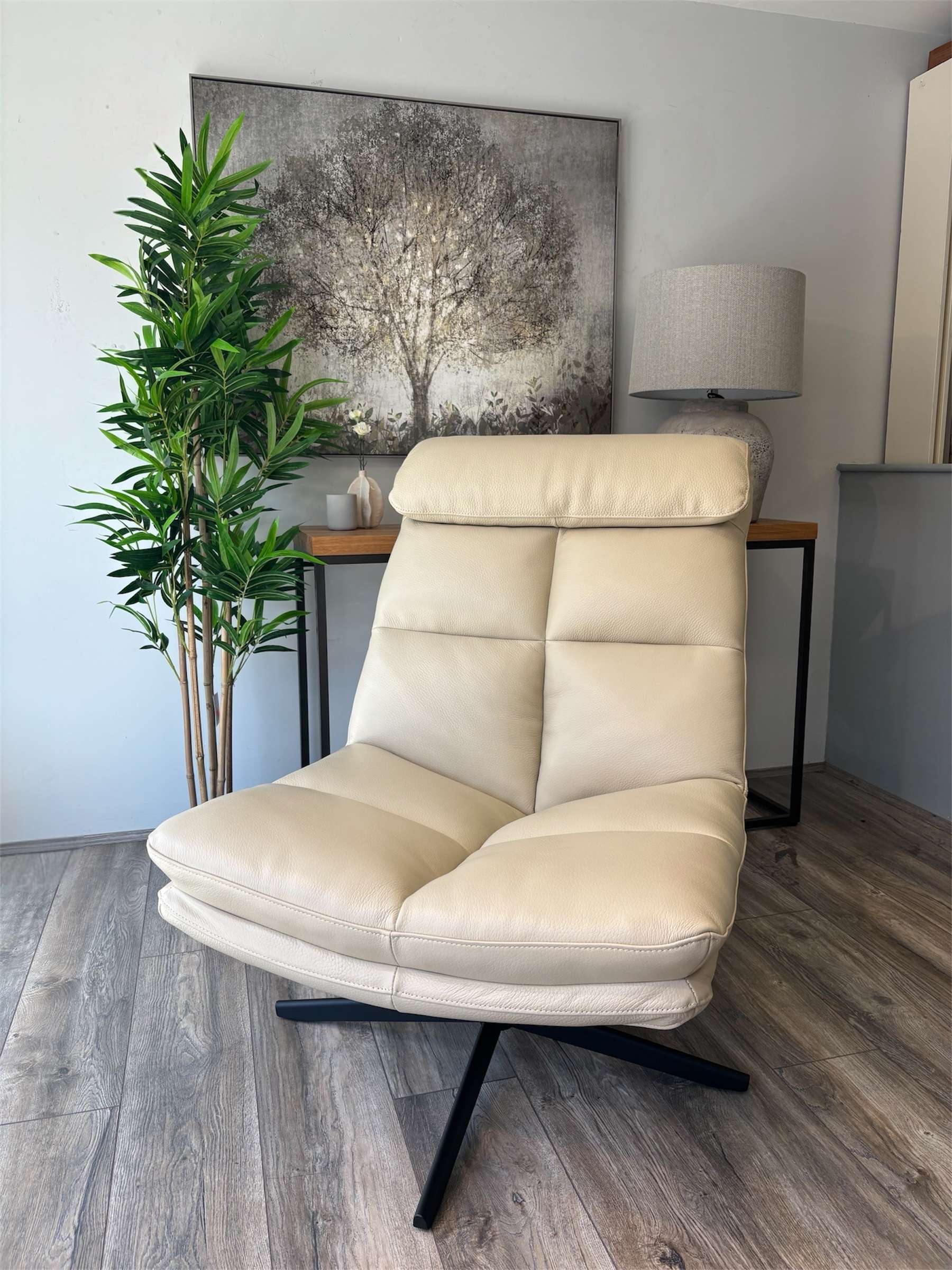 Astoria Leather Swivel Chair