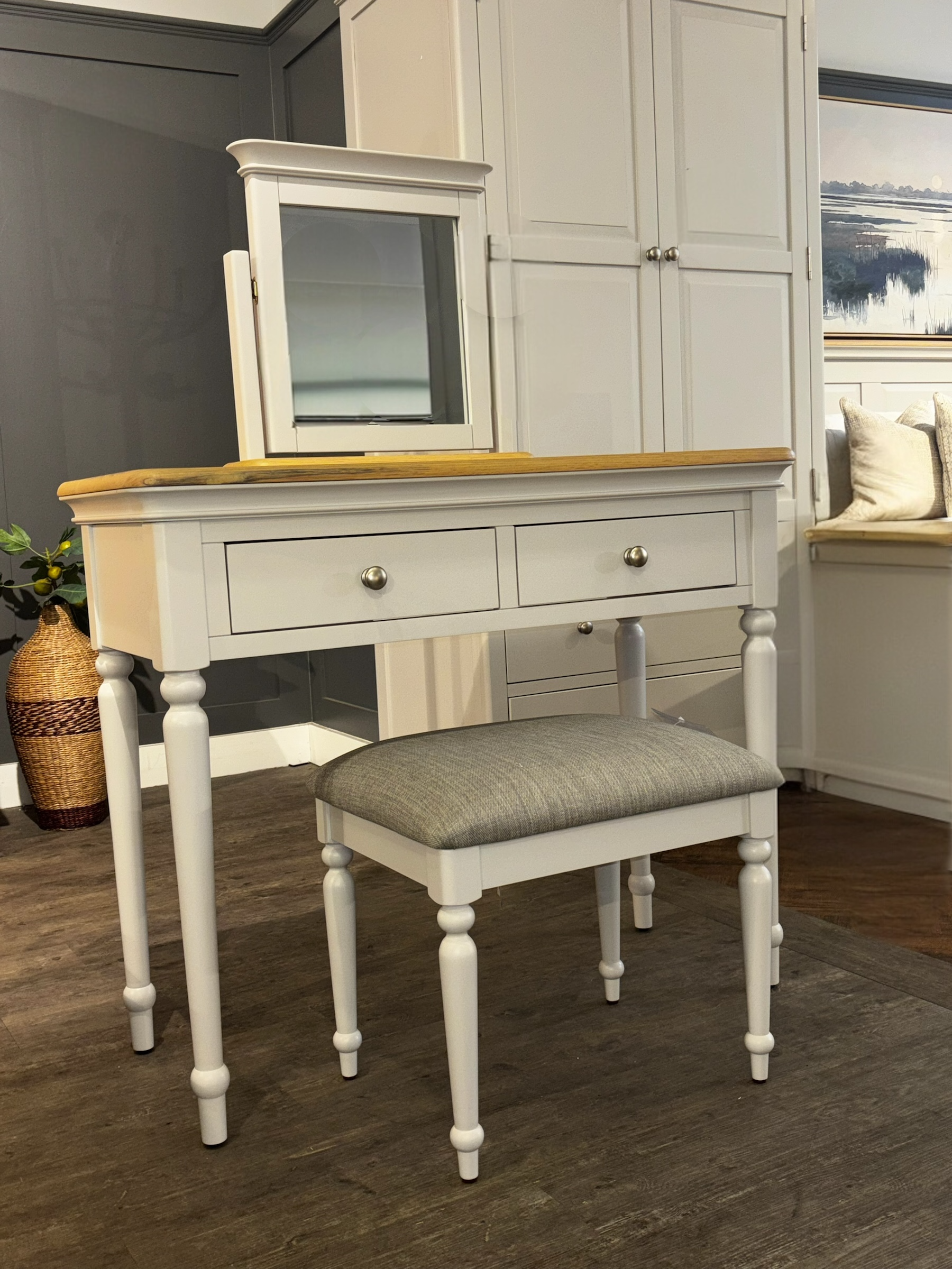 Chatsworth Dressing Table