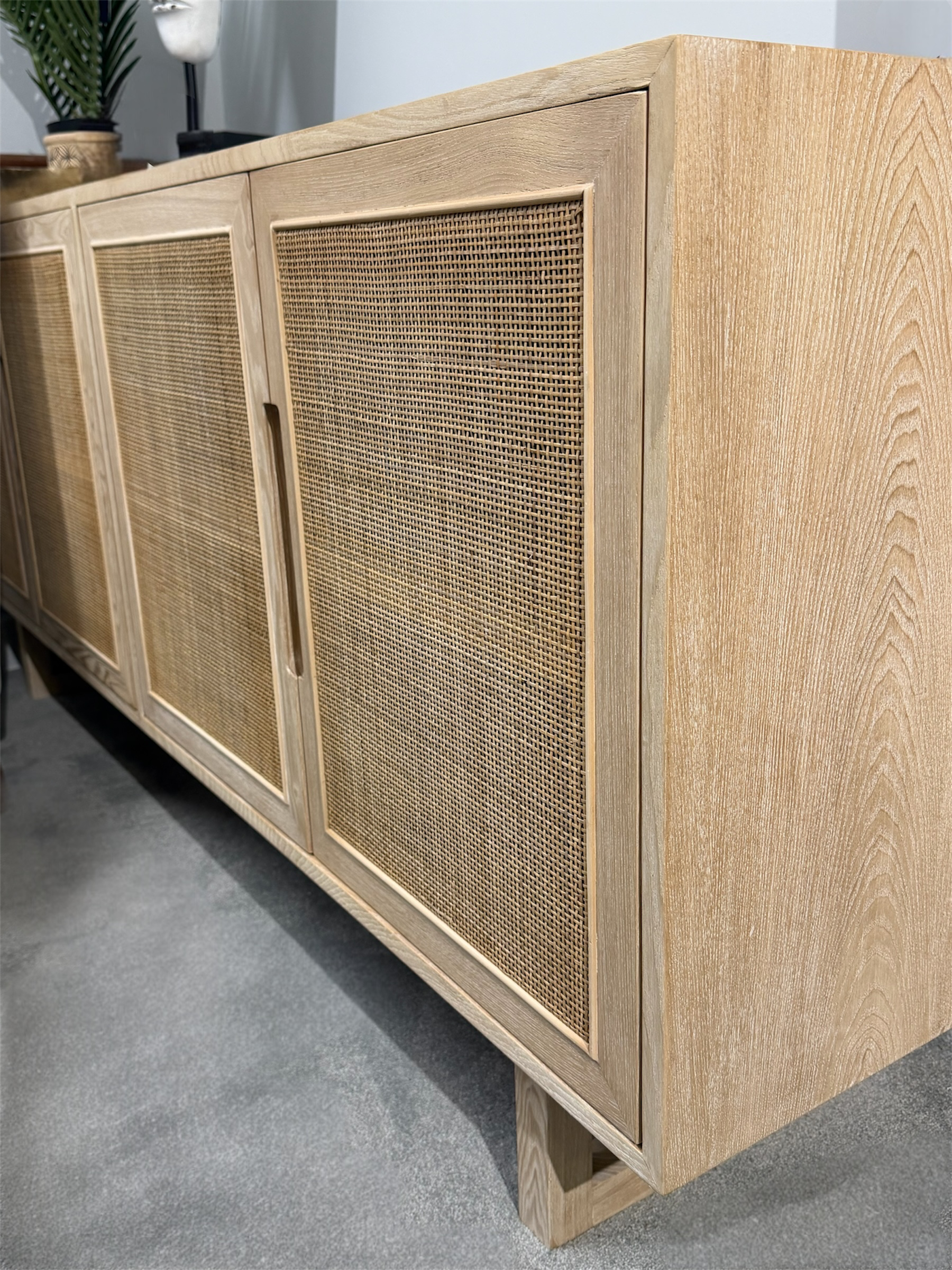 Zahara Sideboard