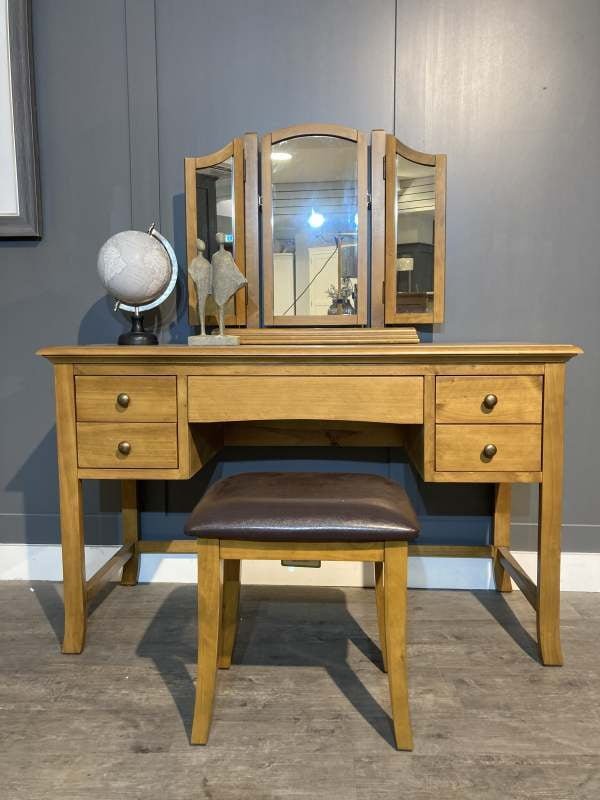 Winchester Dressing Table