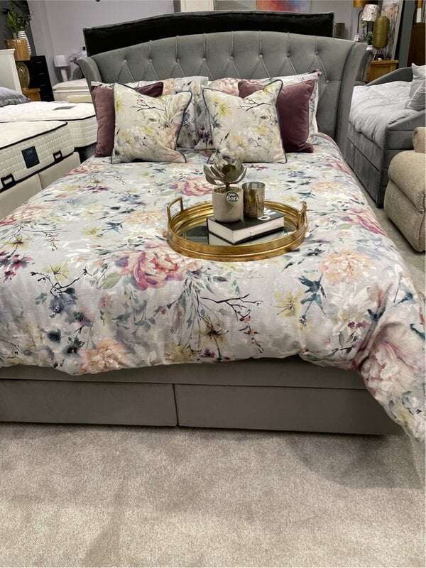 Isabella 5' King Bedframe