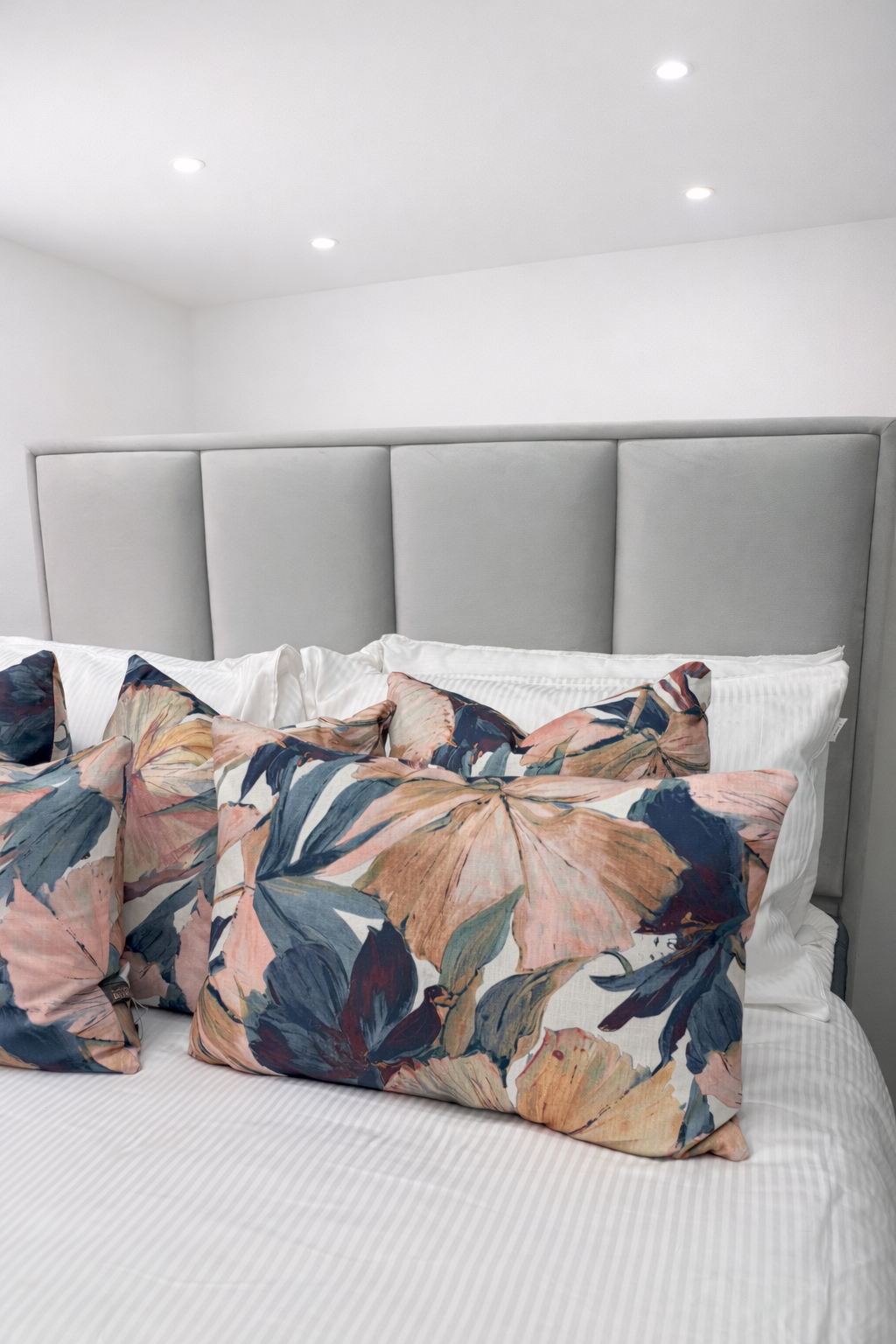 Moon 5ft King Ottoman Bedframe Grey