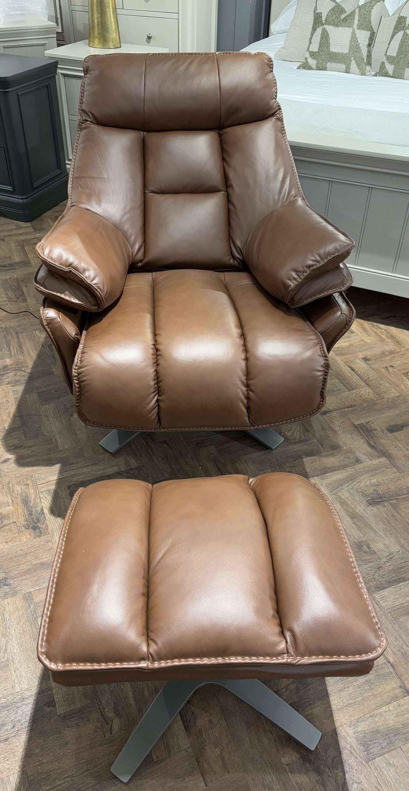 Cologne Power Recliner & Stool