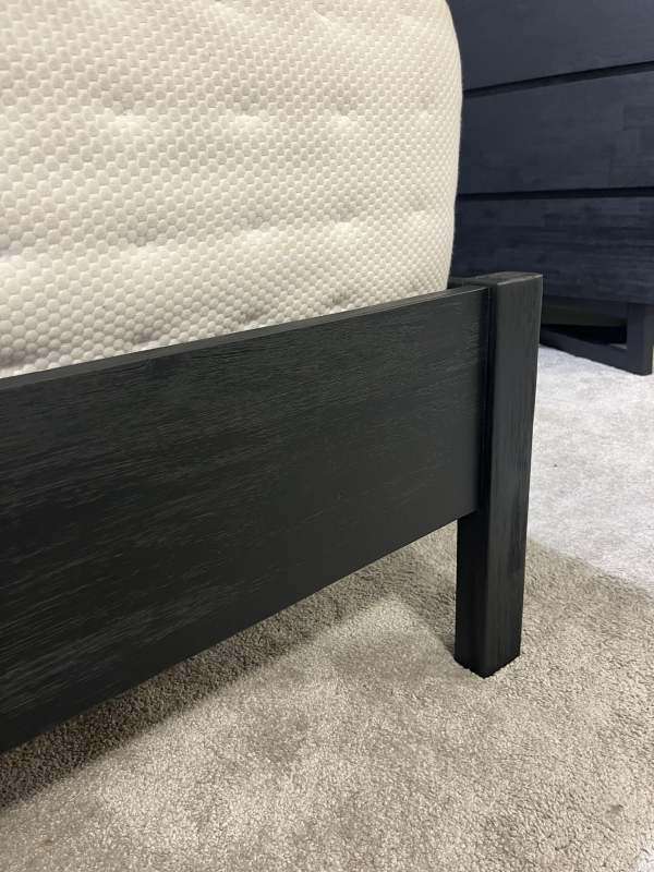 Hyatt 5' King Bedframe