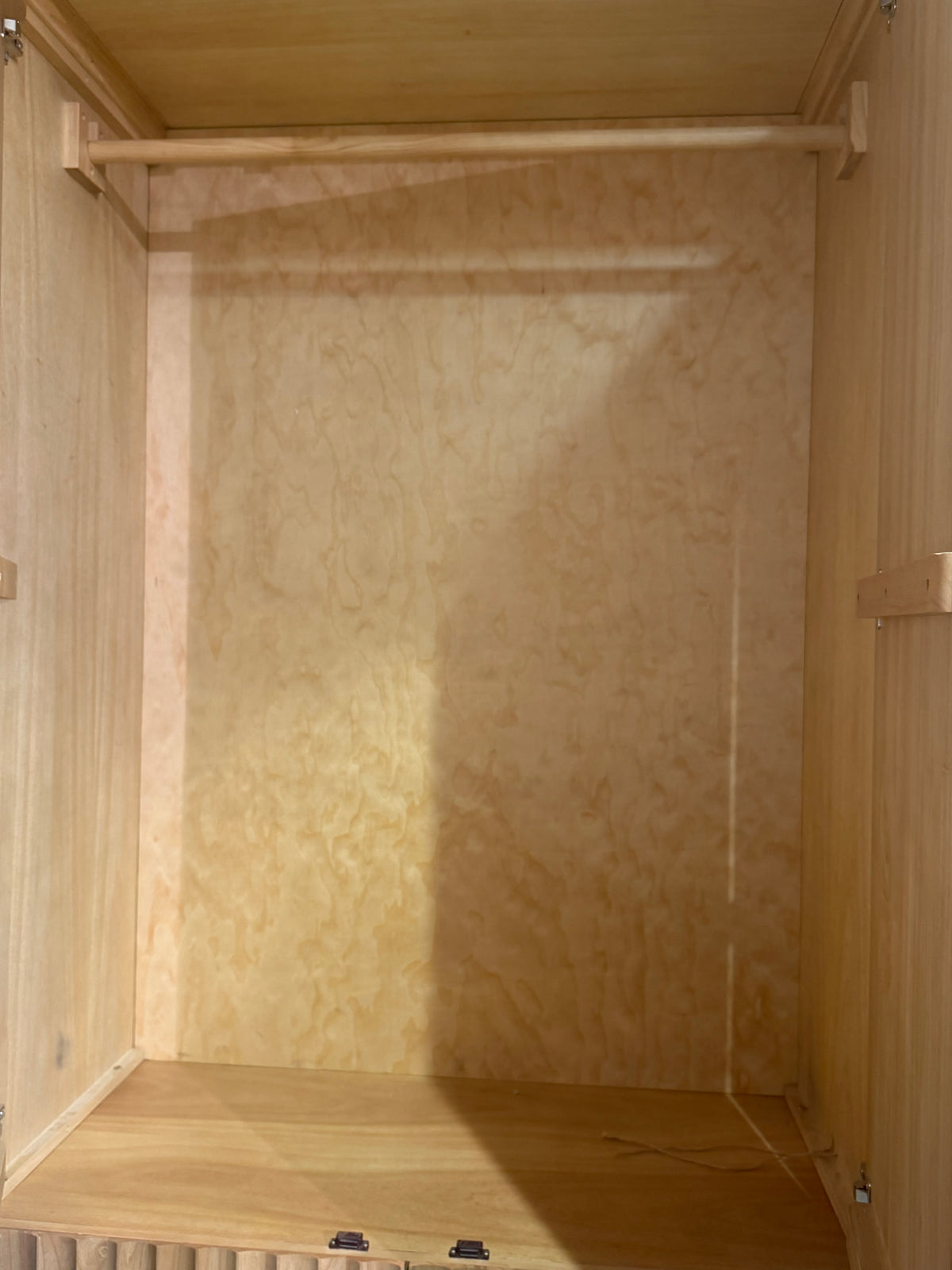 Riveo Wardrobe