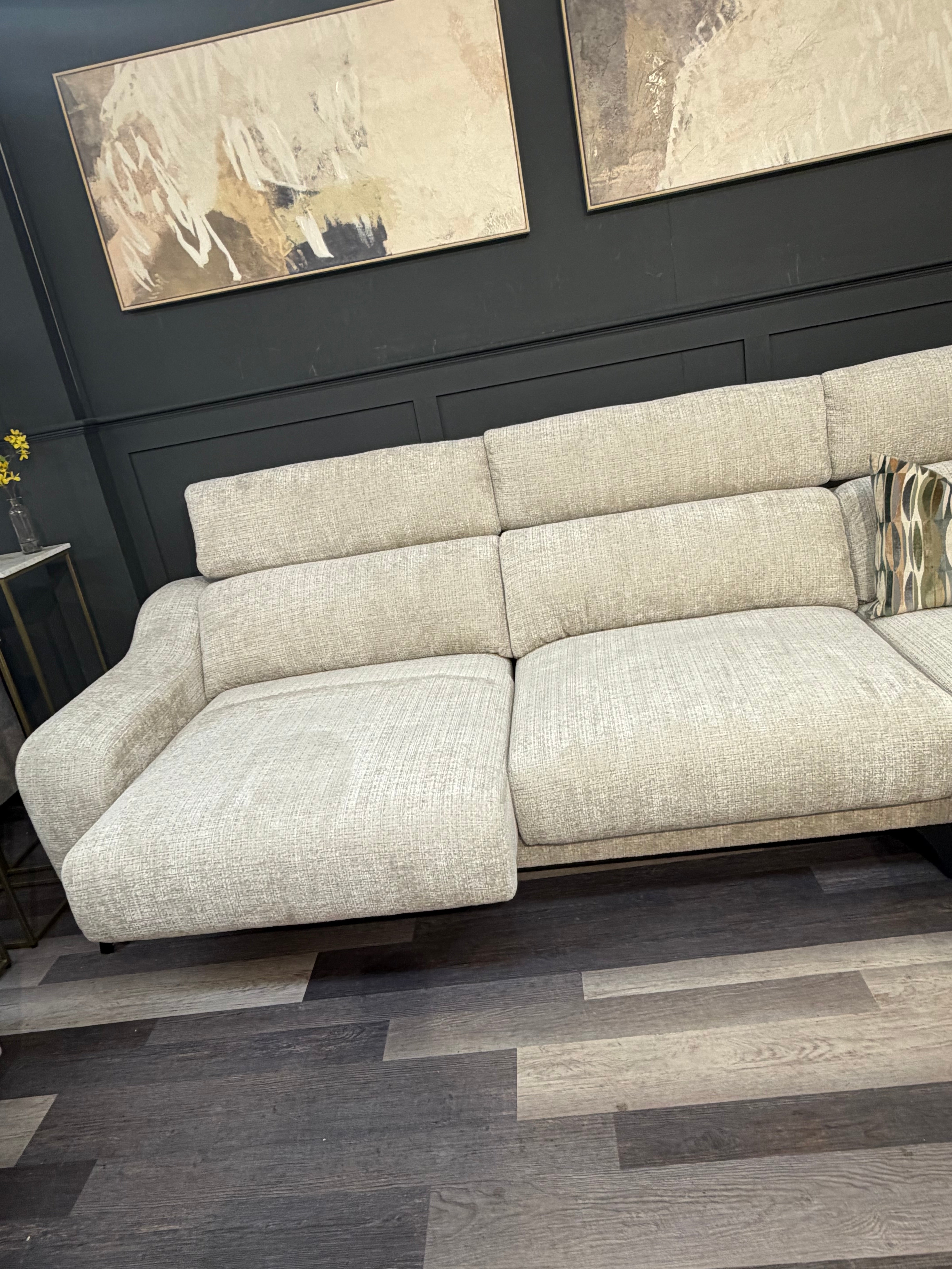 Nomi Chaise Sofa with Slider by Grafu Baldi