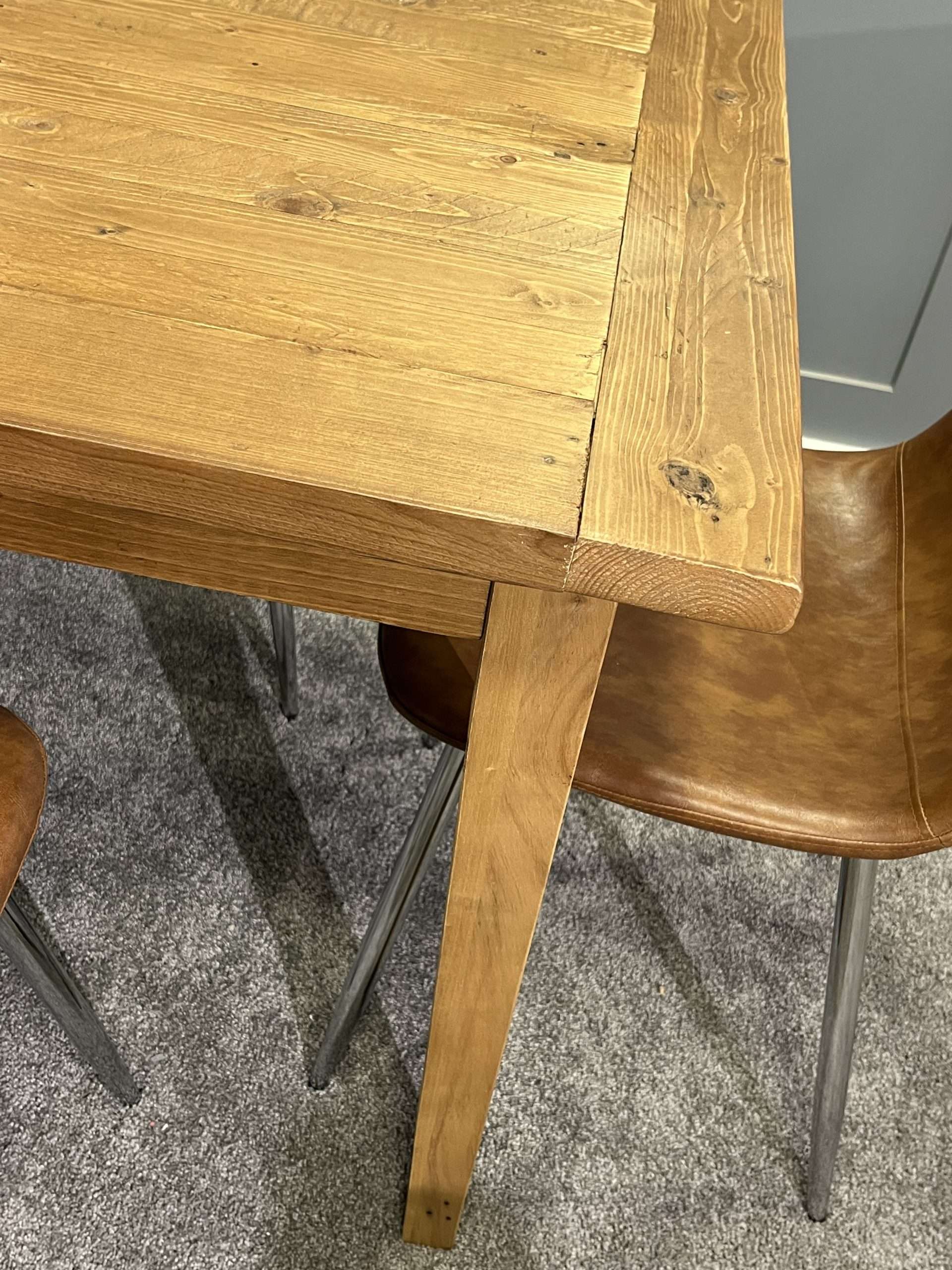 Ashford Natural Extending 1.4mtr – 1.8mtr Dining Table & 4 Alice Chairs