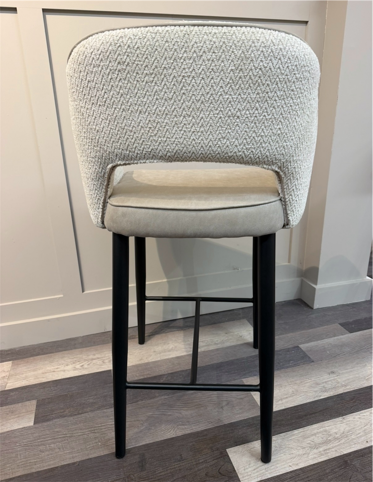 Rodri Counter Stool