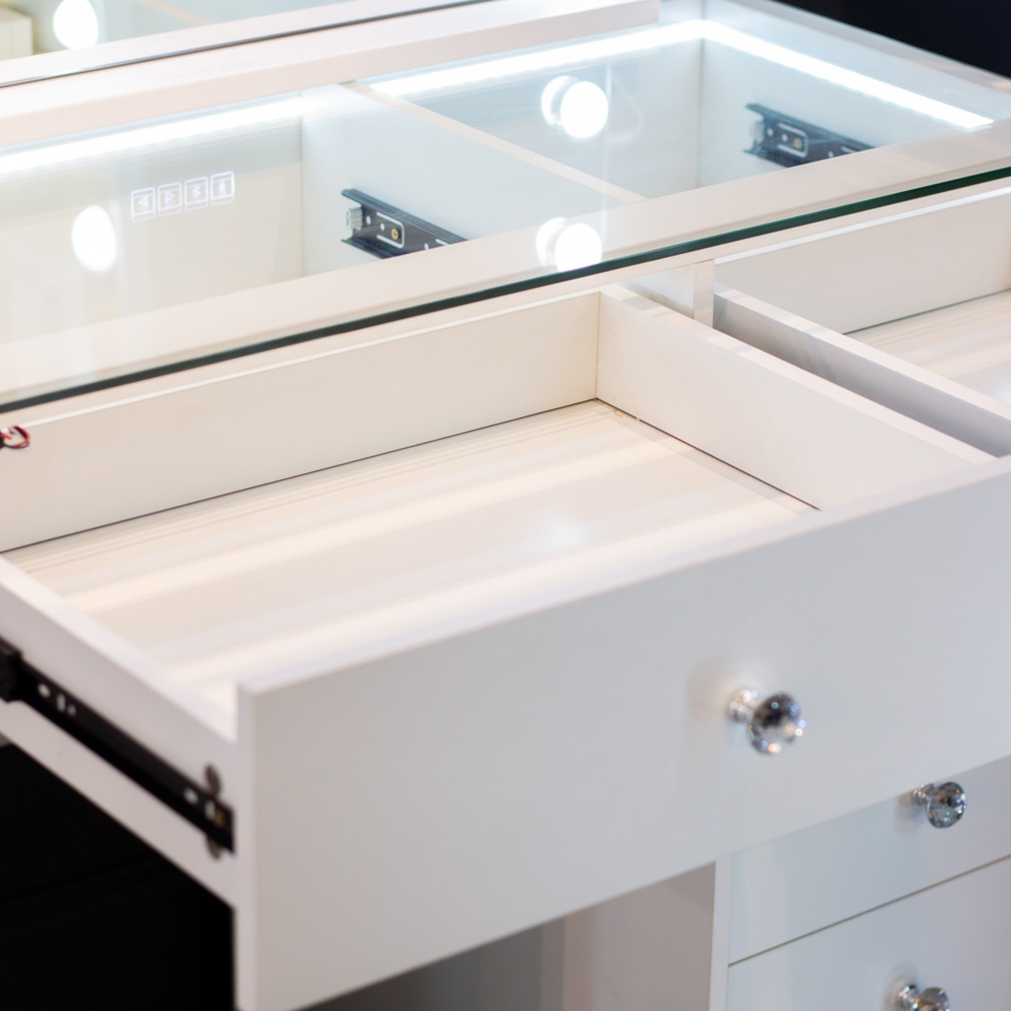 Erika Hollywood Dressing Table Bluetooth 92cm